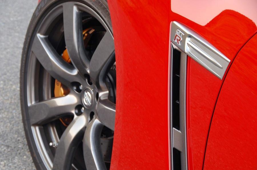  Nissan GT-R 2007 года  (фото 230 из 480)